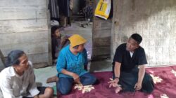 Bupati.Zukri serahkan bantuan kepada Masyarakat Pangkalan Kerinci Timur