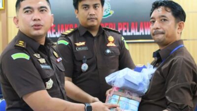 Kejari Pelalawan Eksekusi Putusan Tipikor, Kembalikan Rp410 Juta dan Sita Rp136 Juta